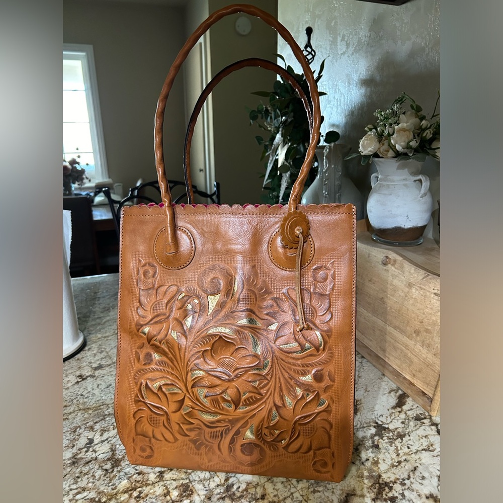 Patricia Nash Cavo Tooled Leather and Metallic Tote c dust bag.